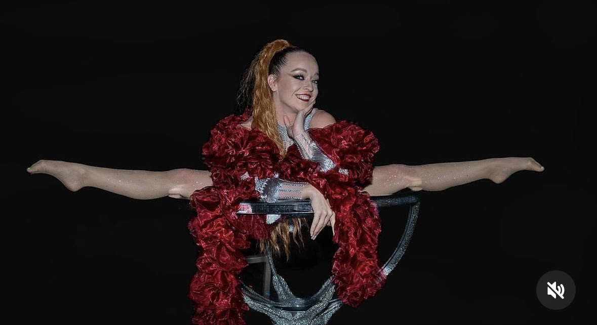 Martini Glass Performer photo 1